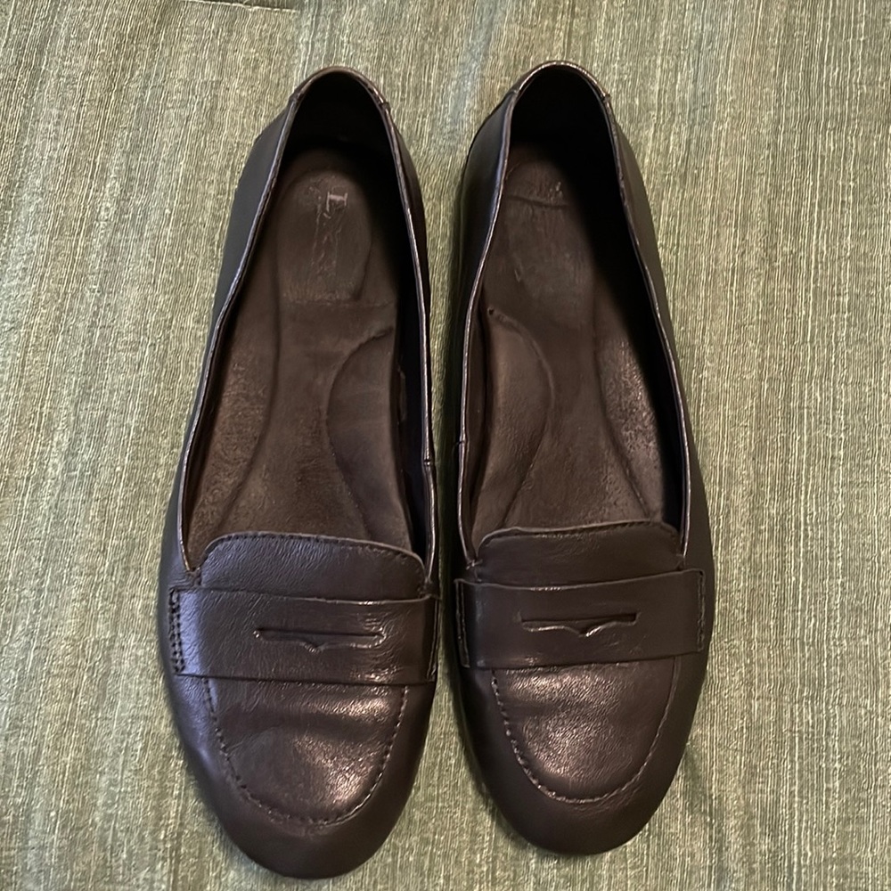 Born leather slip on loafers size 10 black